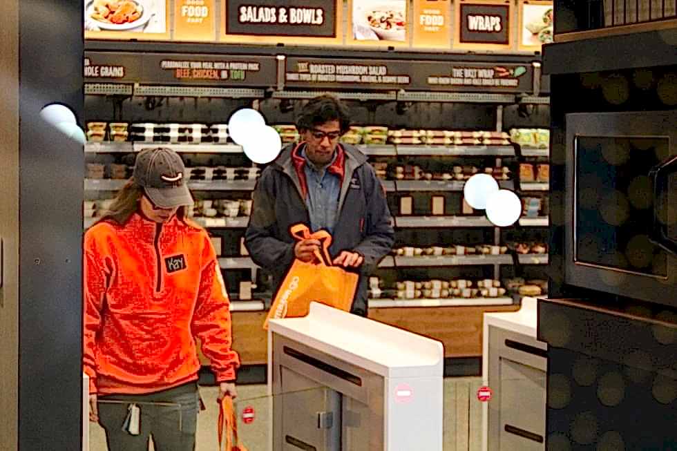 Как работает магазин без касс Amazon Go