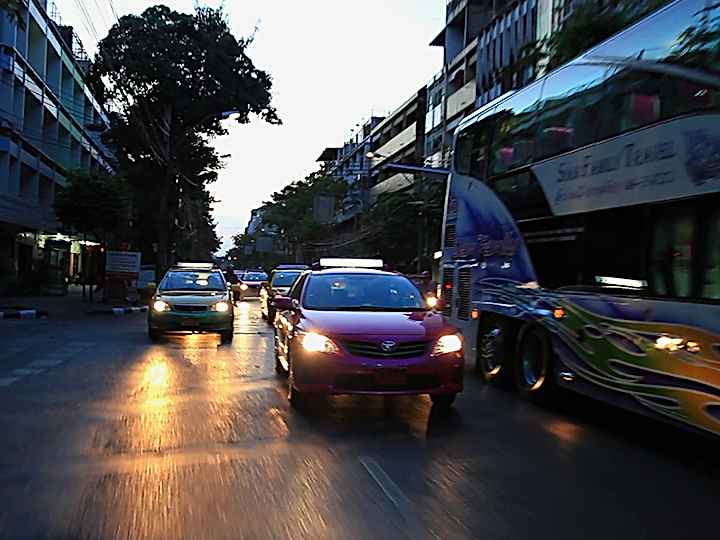 Таиланд вводит цифровые водительские права с 2019 года